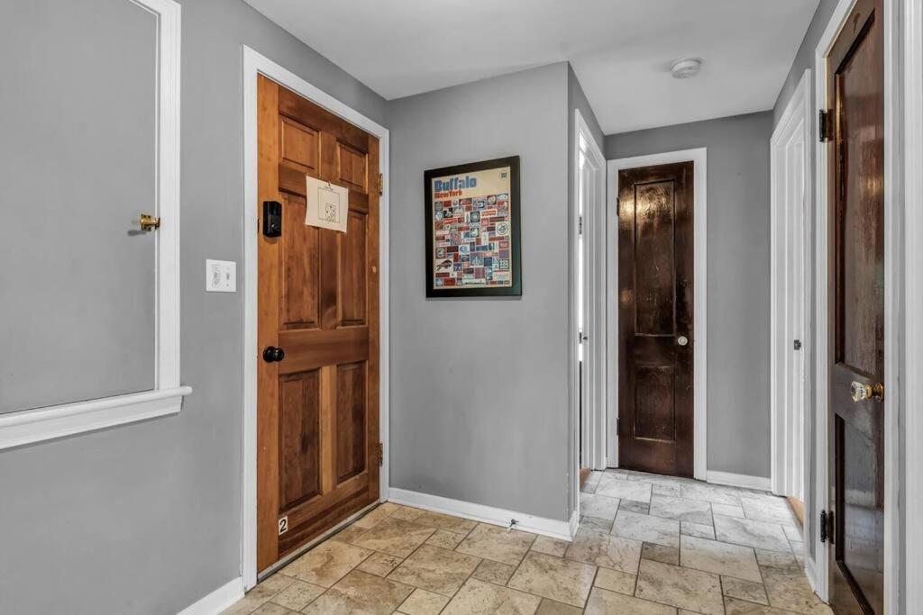Gorgeous 2 Queen Bedroom Apartment In North Buffalo With 70 Inch Tv Buitenkant foto
