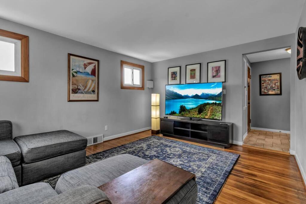 Gorgeous 2 Queen Bedroom Apartment In North Buffalo With 70 Inch Tv Buitenkant foto