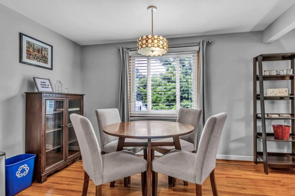 Gorgeous 2 Queen Bedroom Apartment In North Buffalo With 70 Inch Tv Buitenkant foto